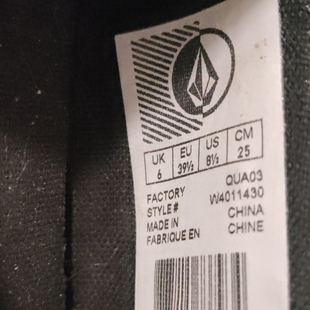 Volcom women's Vegan leather studded flats - Picture 4 of 5